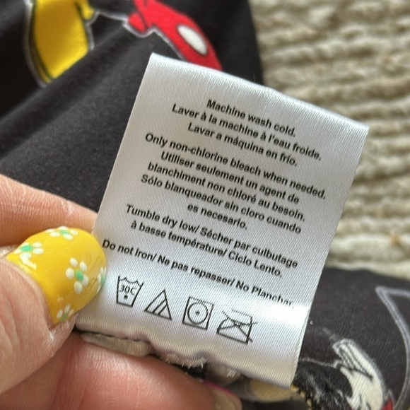 Disney ladies plus Mickey Mouse pants size 1X/2X like new - Picture 10 of 10